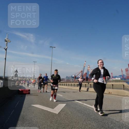 03.10.2025 - Köhlbrandbrückenlauf Matties Gatica Varas http://msf.ph/oto/9005486 03.10.2025 12:59:51 Position 2  meine-sportfotos.de