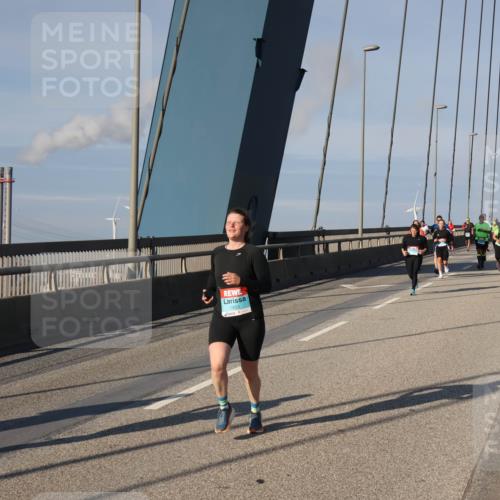 03.10.2025 - Köhlbrandbrückenlauf Julia Fischer http://msf.ph/oto/9005499 03.10.2025 09:52:28 Position 2 3726, 1453 meine-sportfotos.de