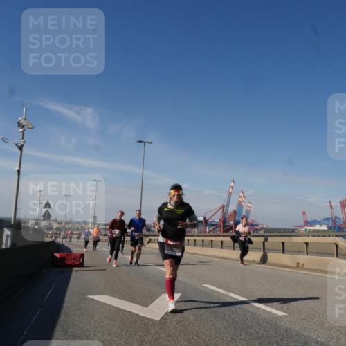 03.10.2025 - Köhlbrandbrückenlauf Matties Gatica Varas http://msf.ph/oto/9005501 03.10.2025 12:59:52 Position 2  meine-sportfotos.de