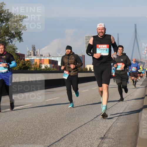 03.10.2025 - Köhlbrandbrückenlauf Luisa Fischer http://msf.ph/oto/9005508 03.10.2025 10:47:13 Position 3 2777 meine-sportfotos.de