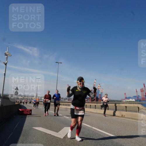 03.10.2025 - Köhlbrandbrückenlauf Matties Gatica Varas http://msf.ph/oto/9005509 03.10.2025 12:59:53 Position 2  meine-sportfotos.de