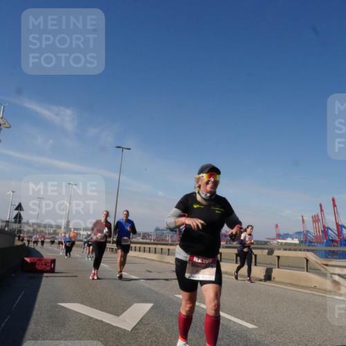 03.10.2025 - Köhlbrandbrückenlauf Matties Gatica Varas http://msf.ph/oto/9005514 03.10.2025 12:59:53 Position 2 6292 meine-sportfotos.de