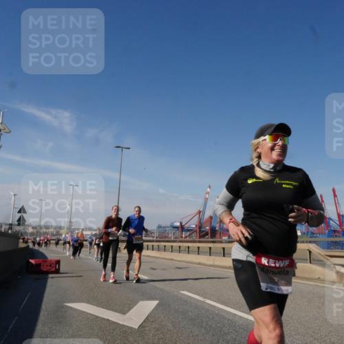 03.10.2025 - Köhlbrandbrückenlauf Matties Gatica Varas http://msf.ph/oto/9005519 03.10.2025 12:59:54 Position 2  meine-sportfotos.de