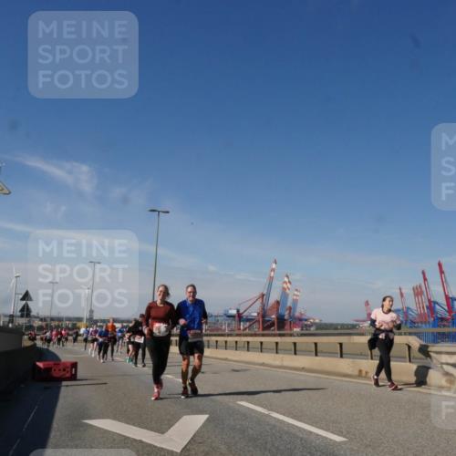 03.10.2025 - Köhlbrandbrückenlauf Matties Gatica Varas http://msf.ph/oto/9005527 03.10.2025 12:59:54 Position 2  meine-sportfotos.de