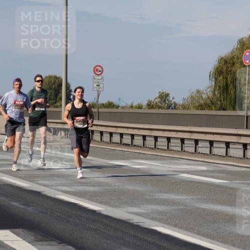 03.10.2025 - Köhlbrandbrückenlauf Julia Fischer http://msf.ph/oto/9005531 03.10.2025 12:40:51 Position 3 12, 5, 18, 12, 5 meine-sportfotos.de