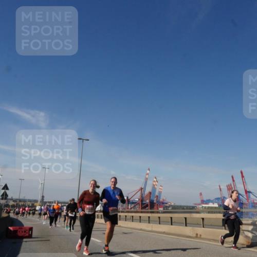03.10.2025 - Köhlbrandbrückenlauf Matties Gatica Varas http://msf.ph/oto/9005535 03.10.2025 12:59:55 Position 2  meine-sportfotos.de