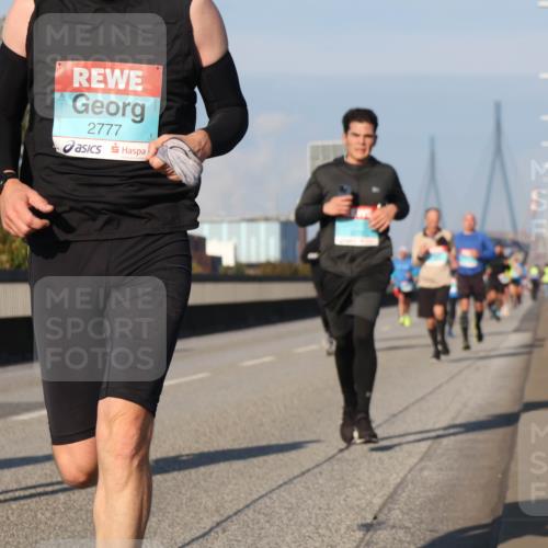 03.10.2025 - Köhlbrandbrückenlauf Luisa Fischer http://msf.ph/oto/9005539 03.10.2025 10:47:15 Position 3 2777 meine-sportfotos.de