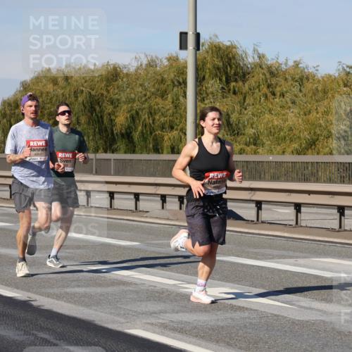 03.10.2025 - Köhlbrandbrückenlauf Julia Fischer http://msf.ph/oto/9005558 03.10.2025 12:40:55 Position 3 4087 meine-sportfotos.de