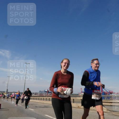 03.10.2025 - Köhlbrandbrückenlauf Matties Gatica Varas http://msf.ph/oto/9005561 03.10.2025 12:59:57 Position 2 6380 meine-sportfotos.de