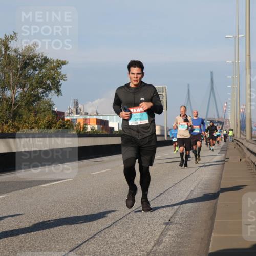 03.10.2025 - Köhlbrandbrückenlauf Luisa Fischer http://msf.ph/oto/9005562 03.10.2025 10:47:16 Position 3 3775 meine-sportfotos.de