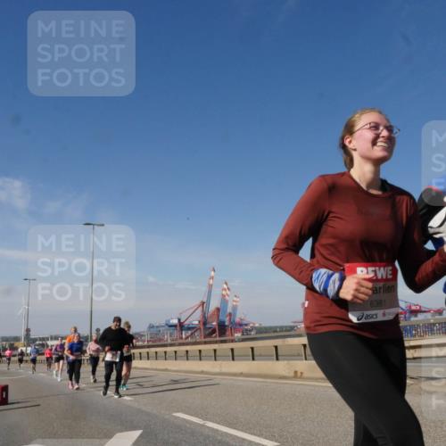 03.10.2025 - Köhlbrandbrückenlauf Matties Gatica Varas http://msf.ph/oto/9005567 03.10.2025 12:59:57 Position 2 6381 meine-sportfotos.de