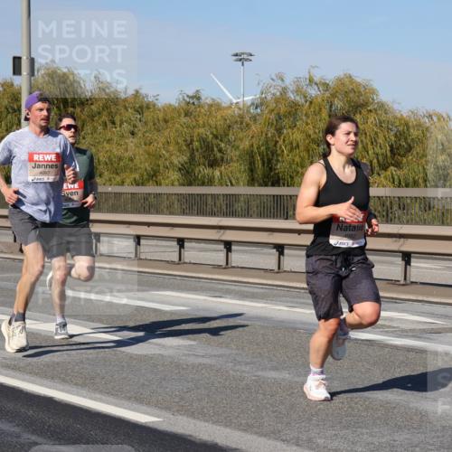 03.10.2025 - Köhlbrandbrückenlauf Julia Fischer http://msf.ph/oto/9005570 03.10.2025 12:40:57 Position 3 4087, 4092 meine-sportfotos.de