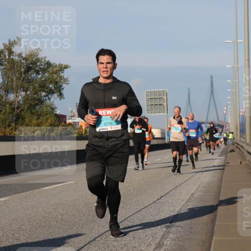 03.10.2025 - Köhlbrandbrückenlauf Luisa Fischer http://msf.ph/oto/9005573 03.10.2025 10:47:17 Position 3 3775 meine-sportfotos.de