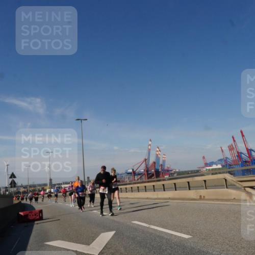 03.10.2025 - Köhlbrandbrückenlauf Matties Gatica Varas http://msf.ph/oto/9005578 03.10.2025 12:59:58 Position 2  meine-sportfotos.de