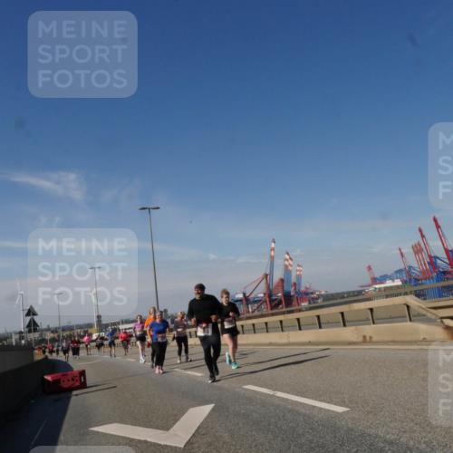 03.10.2025 - Köhlbrandbrückenlauf Matties Gatica Varas http://msf.ph/oto/9005586 03.10.2025 12:59:58 Position 2  meine-sportfotos.de