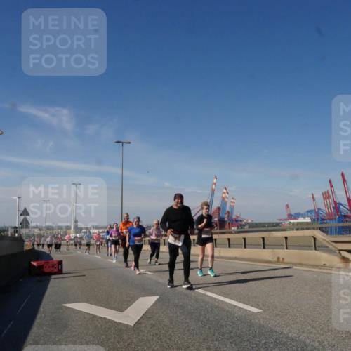 03.10.2025 - Köhlbrandbrückenlauf Matties Gatica Varas http://msf.ph/oto/9005597 03.10.2025 12:59:59 Position 2  meine-sportfotos.de
