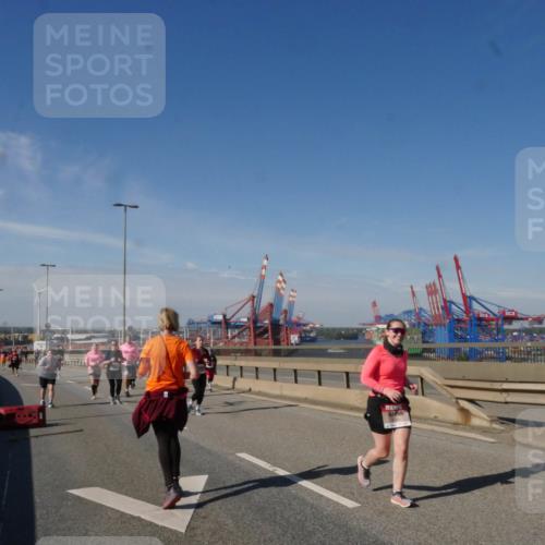 03.10.2025 - Köhlbrandbrückenlauf Matties Gatica Varas http://msf.ph/oto/9005603 03.10.2025 13:00:11 Position 2  meine-sportfotos.de