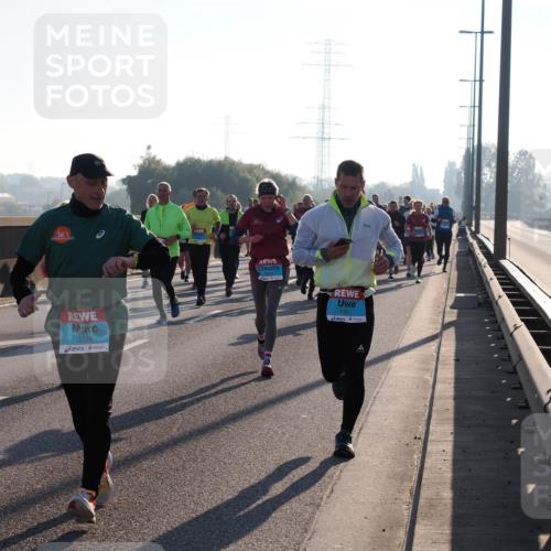 03.10.2025 - Köhlbrandbrückenlauf Fabian Wolf http://msf.ph/oto/9005604 03.10.2025 09:19:19 Position 3 3238, 1367 meine-sportfotos.de