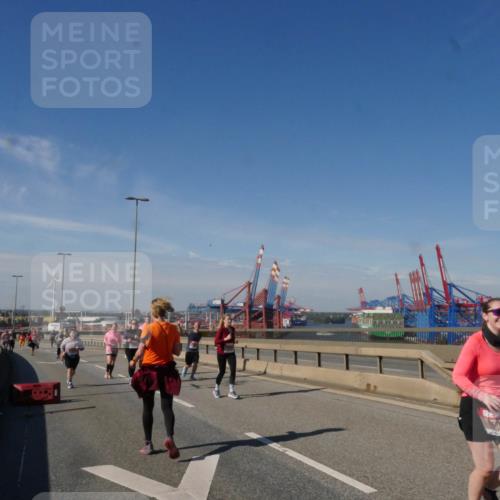 03.10.2025 - Köhlbrandbrückenlauf Matties Gatica Varas http://msf.ph/oto/9005606 03.10.2025 13:00:11 Position 2  meine-sportfotos.de