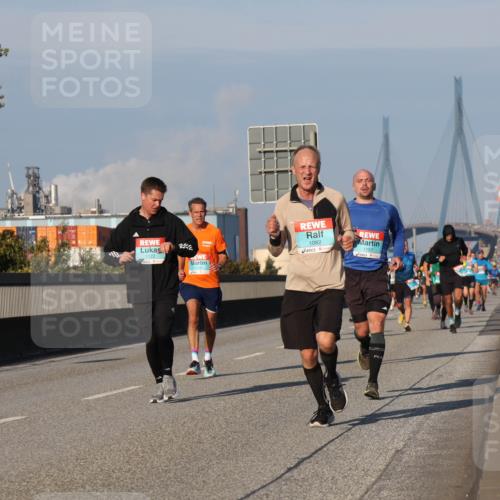 03.10.2025 - Köhlbrandbrückenlauf Luisa Fischer http://msf.ph/oto/9005607 03.10.2025 10:47:18 Position 3 1082, 1157 meine-sportfotos.de