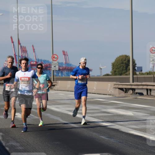 03.10.2025 - Köhlbrandbrückenlauf Julia Fischer http://msf.ph/oto/9005616 03.10.2025 12:41:25 Position 3 4301, 12, 5, 1251 meine-sportfotos.de