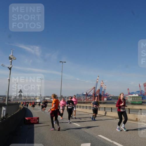 03.10.2025 - Köhlbrandbrückenlauf Matties Gatica Varas http://msf.ph/oto/9005619 03.10.2025 13:00:13 Position 2  meine-sportfotos.de