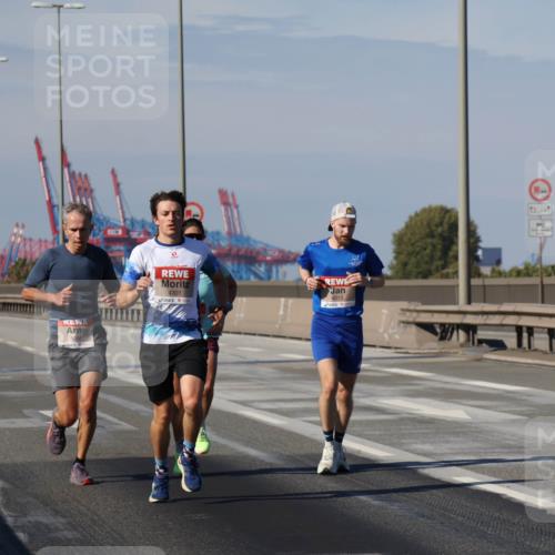 03.10.2025 - Köhlbrandbrückenlauf Julia Fischer http://msf.ph/oto/9005620 03.10.2025 12:41:26 Position 3 4301, 4013, 1251 meine-sportfotos.de