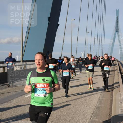 03.10.2025 - Köhlbrandbrückenlauf Julia Fischer http://msf.ph/oto/9005622 03.10.2025 09:52:52 Position 2 2707 meine-sportfotos.de