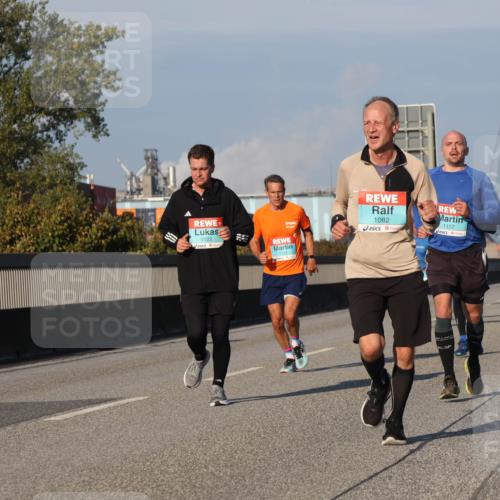 03.10.2025 - Köhlbrandbrückenlauf Luisa Fischer http://msf.ph/oto/9005630 03.10.2025 10:47:19 Position 3 1122, 1082, 1157, 1315 meine-sportfotos.de