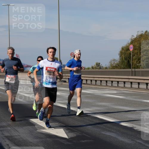 03.10.2025 - Köhlbrandbrückenlauf Julia Fischer http://msf.ph/oto/9005633 03.10.2025 12:41:28 Position 3 4301 meine-sportfotos.de