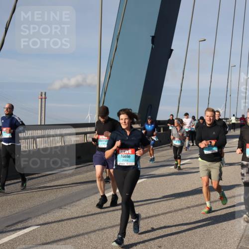 03.10.2025 - Köhlbrandbrückenlauf Julia Fischer http://msf.ph/oto/9005634 03.10.2025 09:52:53 Position 2 2785, 2064, 1551 meine-sportfotos.de