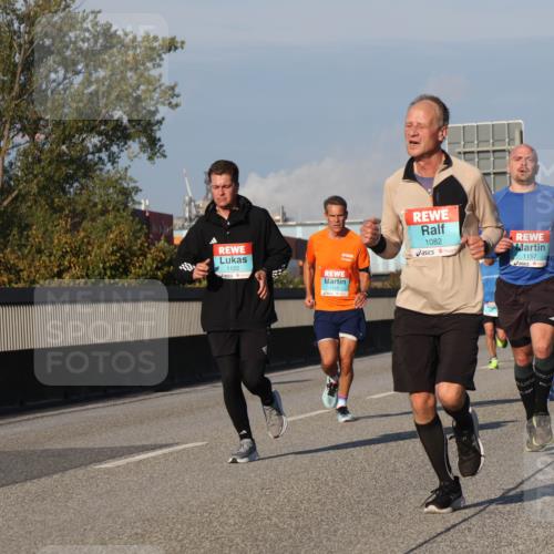 03.10.2025 - Köhlbrandbrückenlauf Luisa Fischer http://msf.ph/oto/9005636 03.10.2025 10:47:20 Position 3 1122, 1082, 1157 meine-sportfotos.de