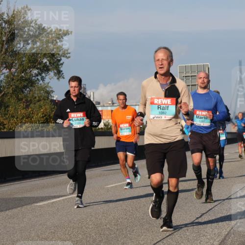 03.10.2025 - Köhlbrandbrückenlauf Luisa Fischer http://msf.ph/oto/9005643 03.10.2025 10:47:20 Position 3 1122, 1082, 1157 meine-sportfotos.de