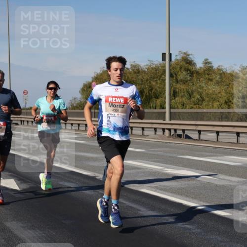 03.10.2025 - Köhlbrandbrückenlauf Julia Fischer http://msf.ph/oto/9005645 03.10.2025 12:41:30 Position 3 4301 meine-sportfotos.de