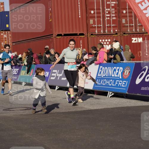 03.10.2025 - Köhlbrandbrückenlauf Michael Burmester http://msf.ph/oto/9005651 03.10.2025 10:08:01 Ziel 1319, 1395, 1516, 1699, 1833, 3569, 3734 meine-sportfotos.de