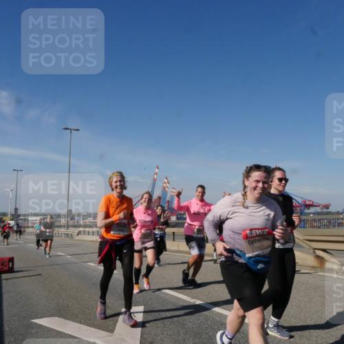 03.10.2025 - Köhlbrandbrückenlauf Matties Gatica Varas http://msf.ph/oto/9005653 03.10.2025 13:00:16 Position 2 5557 meine-sportfotos.de