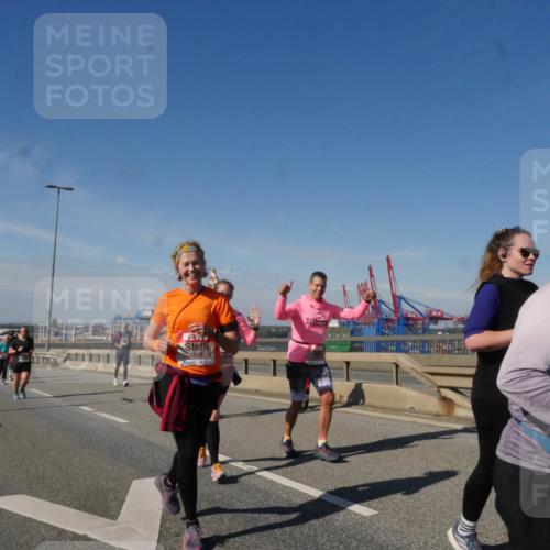 03.10.2025 - Köhlbrandbrückenlauf Matties Gatica Varas http://msf.ph/oto/9005658 03.10.2025 13:00:17 Position 2 5808 meine-sportfotos.de