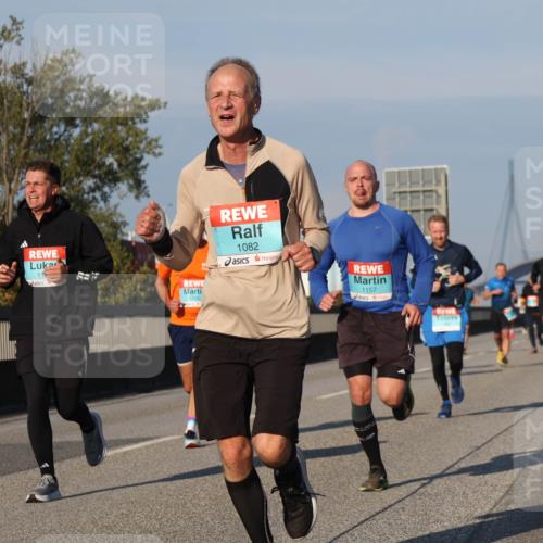 03.10.2025 - Köhlbrandbrückenlauf Luisa Fischer http://msf.ph/oto/9005660 03.10.2025 10:47:21 Position 3 11, 1315, 1082, 1157 meine-sportfotos.de