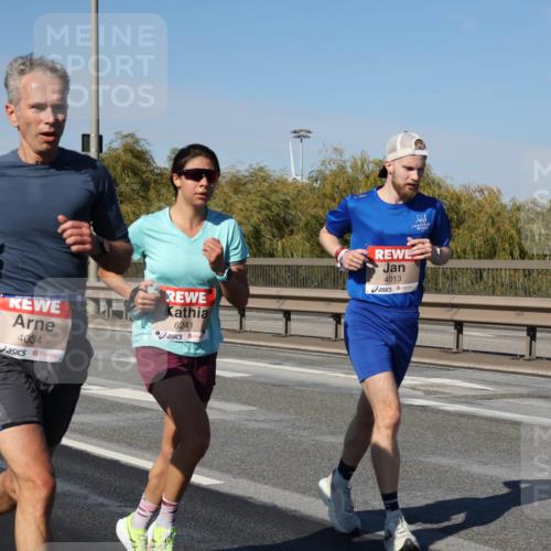 03.10.2025 - Köhlbrandbrückenlauf Julia Fischer http://msf.ph/oto/9005667 03.10.2025 12:41:31 Position 3 4034, 6241, 4013, 228 meine-sportfotos.de