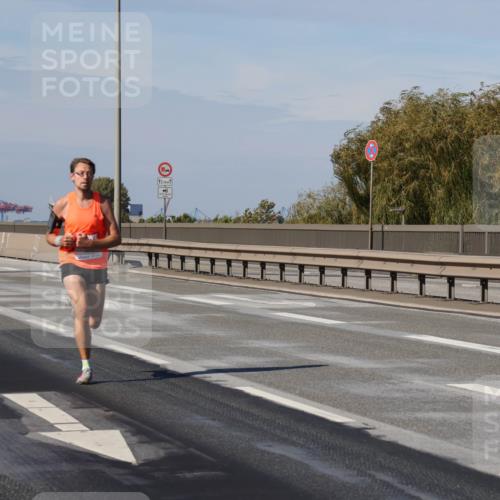 03.10.2025 - Köhlbrandbrückenlauf Julia Fischer http://msf.ph/oto/9005669 03.10.2025 12:41:42 Position 3 12, 5, 12, 5 meine-sportfotos.de
