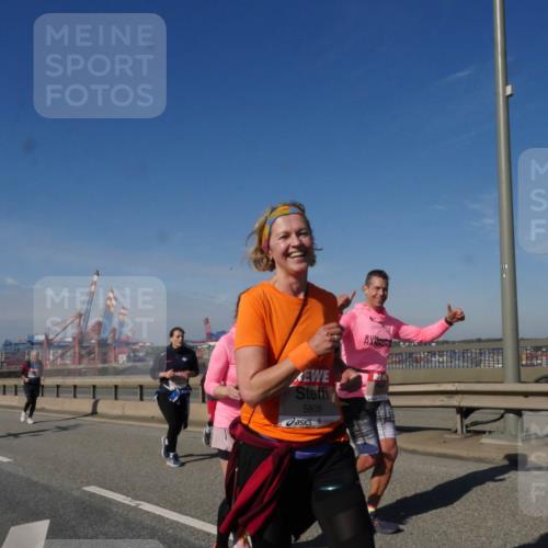 03.10.2025 - Köhlbrandbrückenlauf Matties Gatica Varas http://msf.ph/oto/9005673 03.10.2025 13:00:18 Position 2 5808, 118 meine-sportfotos.de
