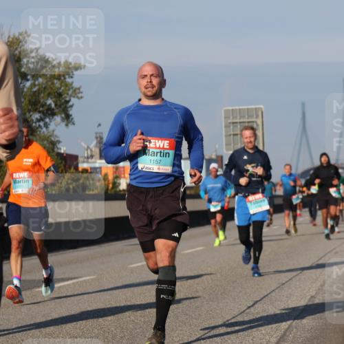 03.10.2025 - Köhlbrandbrückenlauf Luisa Fischer http://msf.ph/oto/9005679 03.10.2025 10:47:22 Position 3 1082, 1157, 1315 meine-sportfotos.de
