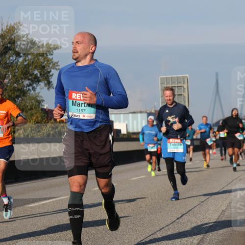 03.10.2025 - Köhlbrandbrückenlauf Luisa Fischer http://msf.ph/oto/9005685 03.10.2025 10:47:22 Position 3 1157, 1315, 1202 meine-sportfotos.de