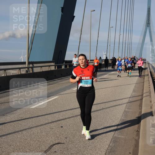 03.10.2025 - Köhlbrandbrückenlauf Julia Fischer http://msf.ph/oto/9005688 03.10.2025 09:53:01 Position 2 3747 meine-sportfotos.de