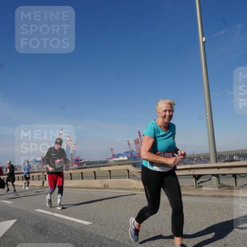 03.10.2025 - Köhlbrandbrückenlauf Matties Gatica Varas http://msf.ph/oto/9005717 03.10.2025 13:00:26 Position 2 6670 meine-sportfotos.de