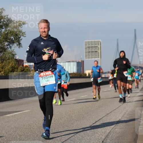 03.10.2025 - Köhlbrandbrückenlauf Luisa Fischer http://msf.ph/oto/9005724 03.10.2025 10:47:25 Position 3 1262 meine-sportfotos.de