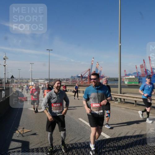 03.10.2025 - Köhlbrandbrückenlauf Matties Gatica Varas http://msf.ph/oto/9005727 03.10.2025 13:00:35 Position 2 6792, 5505 meine-sportfotos.de