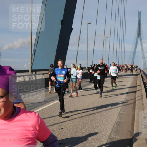 03.10.2025 - Köhlbrandbrückenlauf Julia Fischer http://msf.ph/oto/9005730 03.10.2025 09:53:09 Position 2  meine-sportfotos.de
