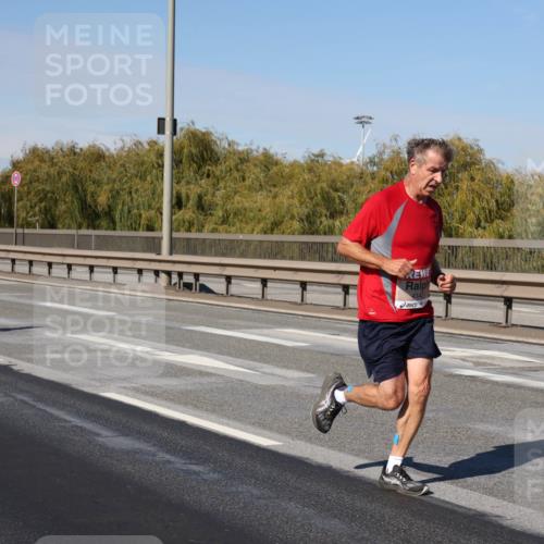 03.10.2025 - Köhlbrandbrückenlauf Julia Fischer http://msf.ph/oto/9005735 03.10.2025 12:41:54 Position 3 4142 meine-sportfotos.de