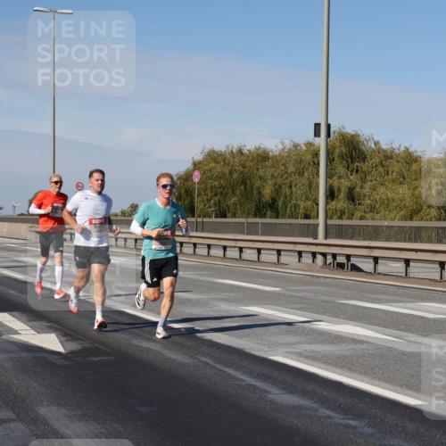 03.10.2025 - Köhlbrandbrückenlauf Julia Fischer http://msf.ph/oto/9005745 03.10.2025 12:41:56 Position 3  meine-sportfotos.de